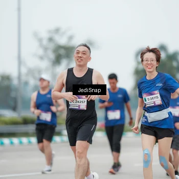Runner Photo 7523685