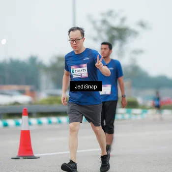Runner Photo 7523710