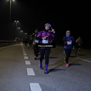 Runner Photo 7523745