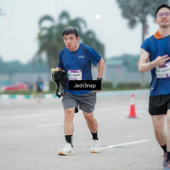 Runner Photo 7523750