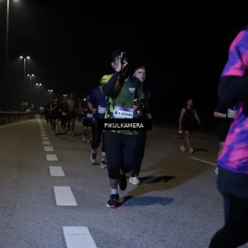 Runner Photo 7523753
