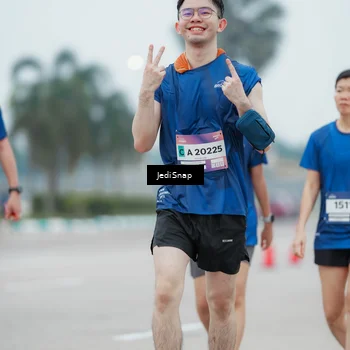 Runner Photo 7523757