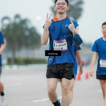 Runner Photo 7523758