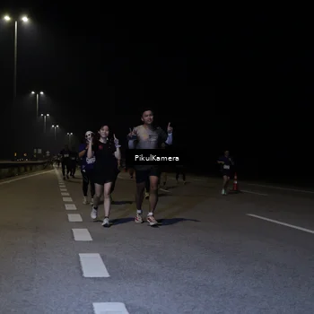 Runner Photo 7523862