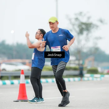 Runner Photo 7523873