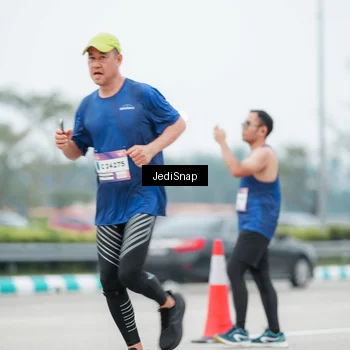 Runner Photo 7523887