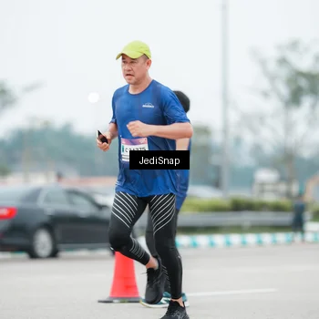 Runner Photo 7523888