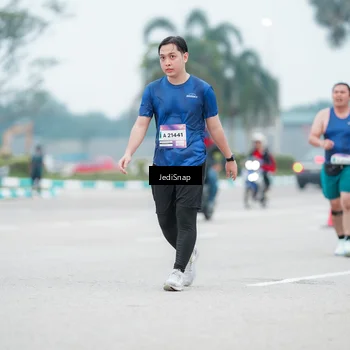 Runner Photo 7523900