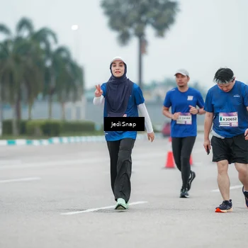 Runner Photo 7523942