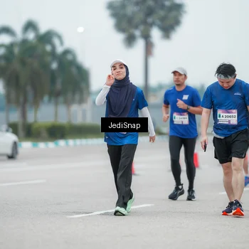 Runner Photo 7523951