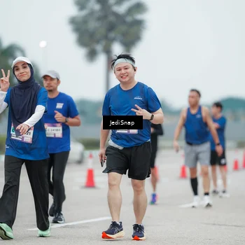 Runner Photo 7523960