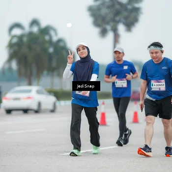 Runner Photo 7523961