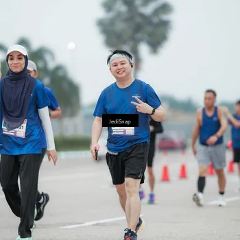 Runner Photo 7523972