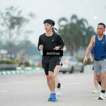 Runner Photo 7523988