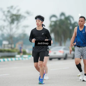 Runner Photo 7523989
