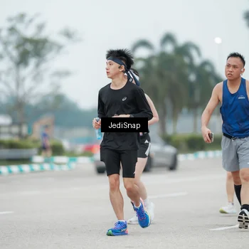 Runner Photo 7523993