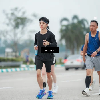 Runner Photo 7523997
