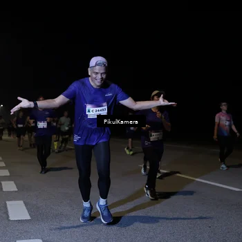 Runner Photo 7524024