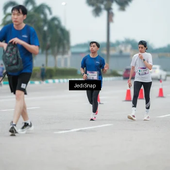 Runner Photo 7524070