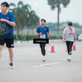 Runner Photo 7524084