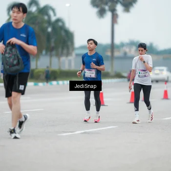 Runner Photo 7524085