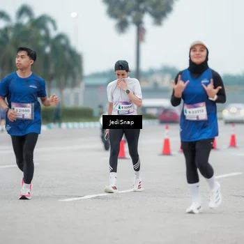 Runner Photo 7524104