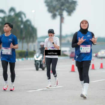 Runner Photo 7524105