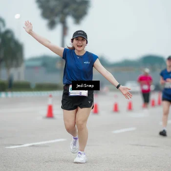 Runner Photo 7524123