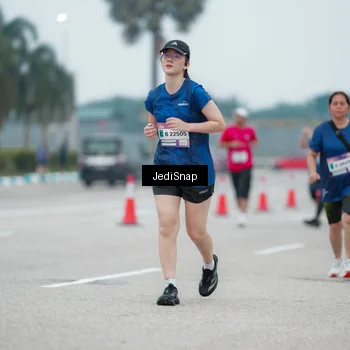 Runner Photo 7524150