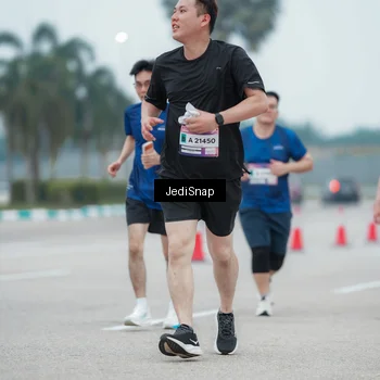 Runner Photo 7524249