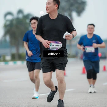 Runner Photo 7524255
