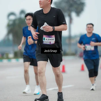 Runner Photo 7524256