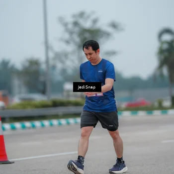 Runner Photo 7524350