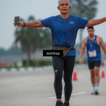 Runner Photo 7524410