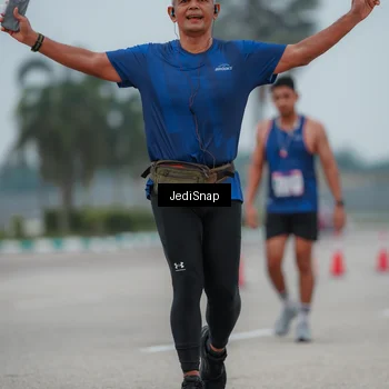 Runner Photo 7524422