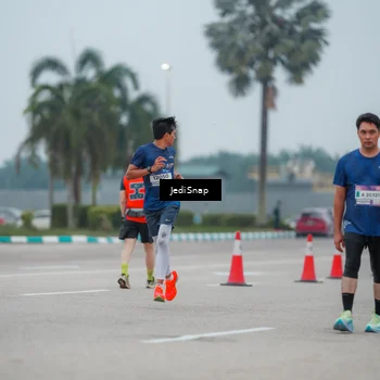 Runner Photo 7524444