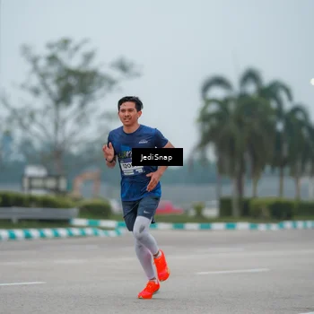 Runner Photo 7524463