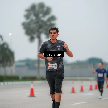 Runner Photo 7524506