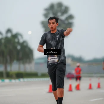 Runner Photo 7524512