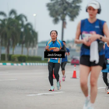 Runner Photo 7524658