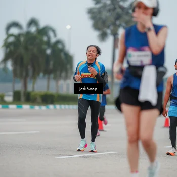 Runner Photo 7524696