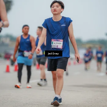 Runner Photo 7524699