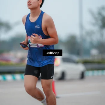 Runner Photo 7524892