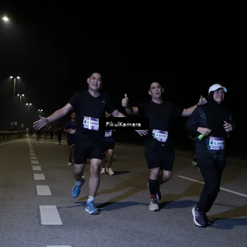 Runner Photo 7524902