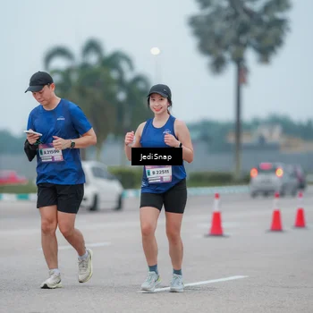 Runner Photo 7524904
