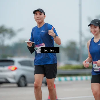 Runner Photo 7524975