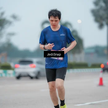 Runner Photo 7524981
