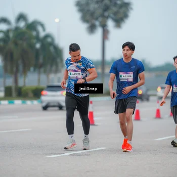 Runner Photo 7524990
