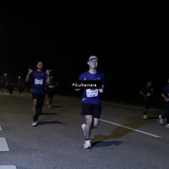 Runner Photo 7524995