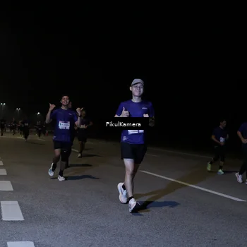 Runner Photo 7524996